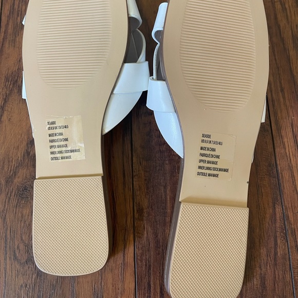 LIKE NEW JustFab sandals - Picture 5 of 9